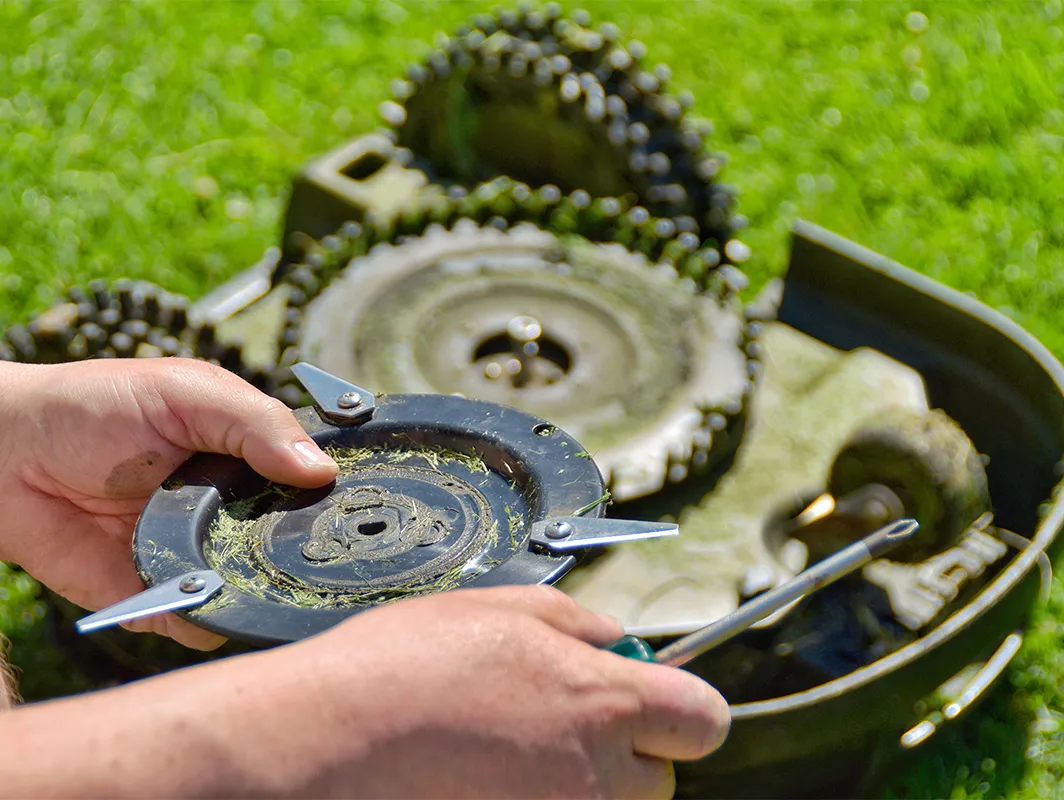 Mähroboter reparieren lassen